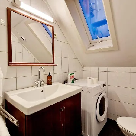 King Bed Great Location Floor * Bergen