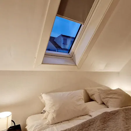 Semesterbostad King Bed Great Location Floor