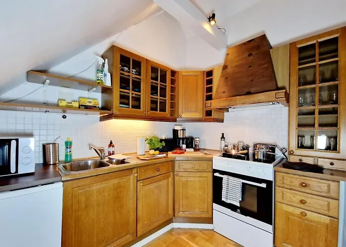 King Bed Great Location Floor Σπίτι διακοπών *